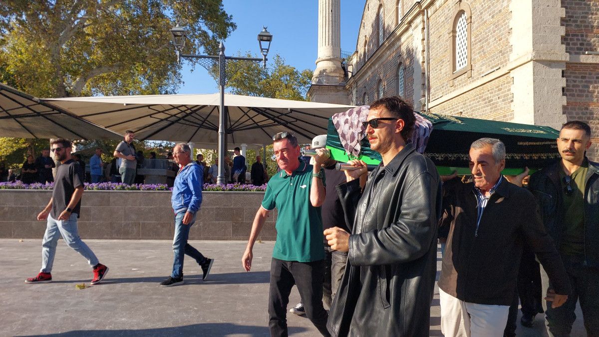 Uraz Kaygılaroğlu'nun Üzücü Haberi: 82 Yaşında Babaannesini Kaybetti